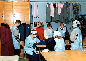 practika35.jpg (41306 bytes)